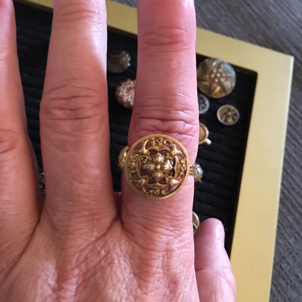 Victorian Button Rings. Durable gold plated. - Picture 8 of 10